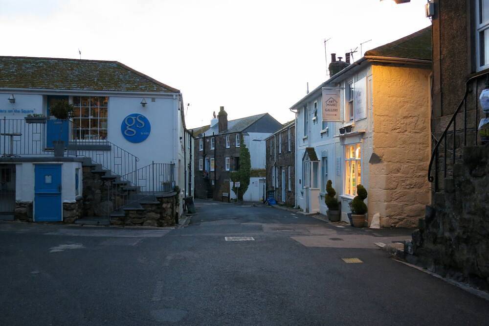 Fisherman's Cottage, fantastic Downalong location in St. Ives, Cornwall