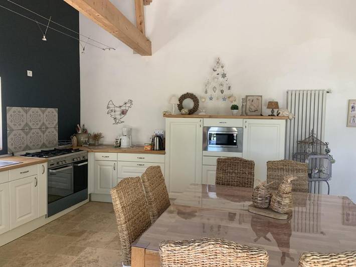 Location de vacances pour 6 personnes, avec jacuzzi et jardin à Faycelles - 2