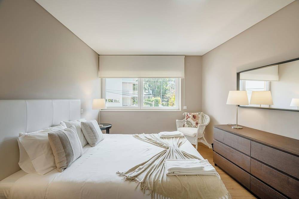 Villa 8 min. walk to the beaches / historic area Cascais / outdoor area relax / barbecue in Cascais e Estoril, Costa de Lisboa