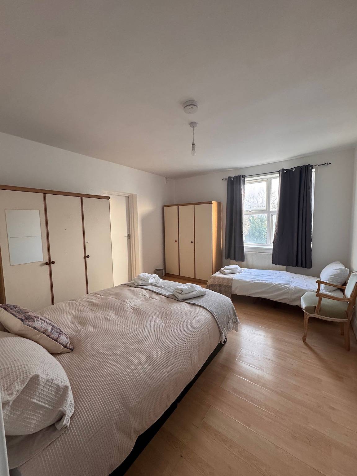 Charming Guest Room in Morden with Modern Amenities in Merton, London
