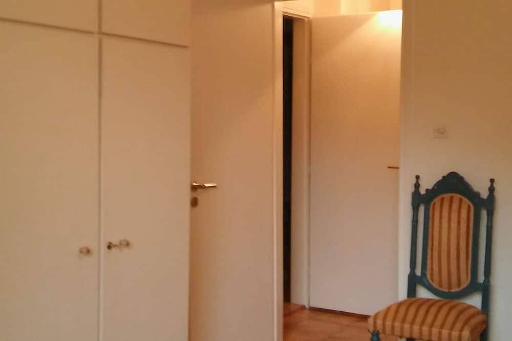 Charmante mediterrane Hütte in der Nähe des Strandes und in der Nähe des Flughafens und des Hafens in Artemida, Regionalbezirk Ostattika