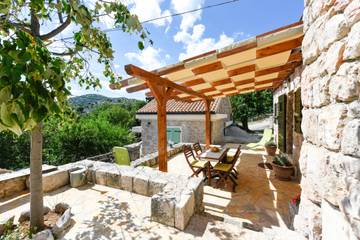 Ferienhaus für 4 Personen in Starigrad, Naturpark Velebit, Bild 3