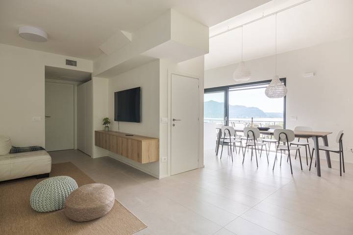 Villa pour 8 personnes, avec vue sur le lac ainsi que terrasse et jardin dans Lombardie - 2