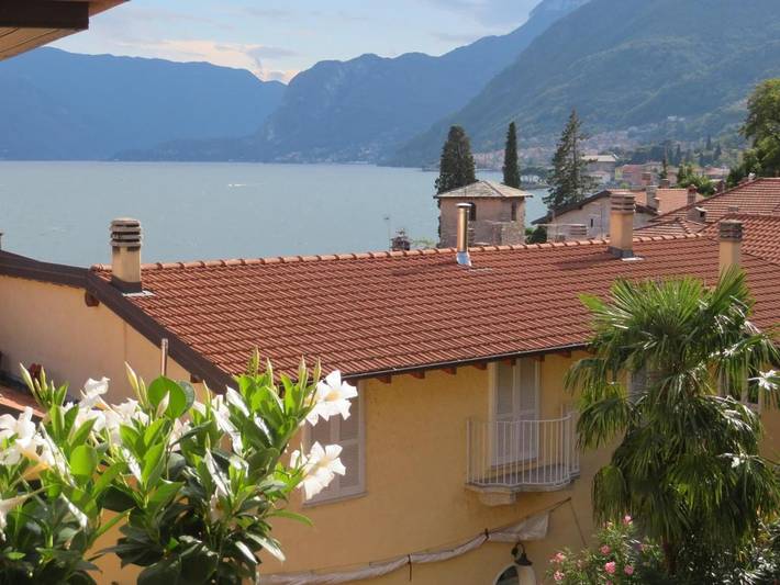 Ferienwohnung für 3 Personen, mit Balkon und Terrasse sowie Seeblick und Ausblick in Santa Maria Rezzonico - 2