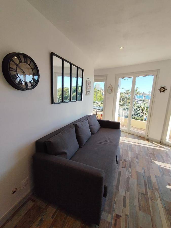 Gîte pour 4 personnes, avec terrasse et vue dans Plage de Bonne Grace - 3