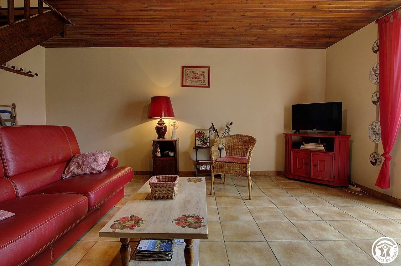 Charmante 95m² Gite mit Garten & TV - 2.5km nach Chaley in Évosges, Belley