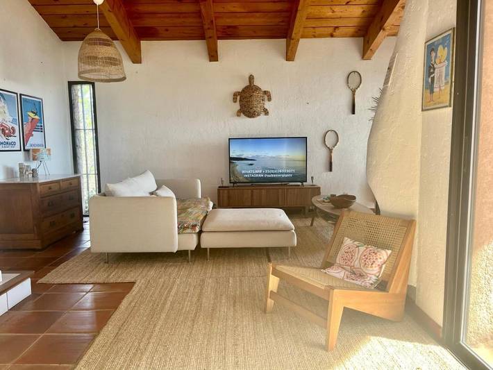 Location de vacances pour 5 personnes, avec vue ainsi que jardin et terrasse dans Plage de Gigaro - 2