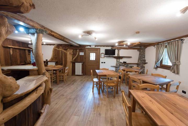 Chambre d’hôte pour 2 personnes, avec Terrasse ainsi que Jardin et Vue à Commune de Brusson - 4