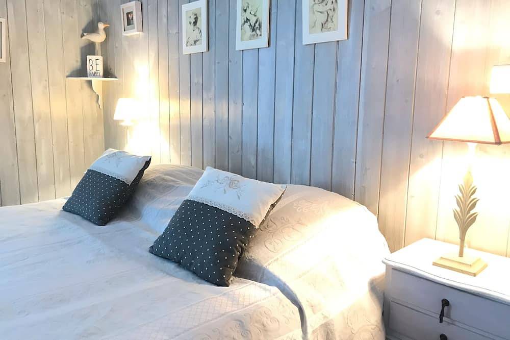 Encantadora piscina privada y climatizada en el corazón de San Martín de in Saint-Martin-de-Ré, Isla de Ré