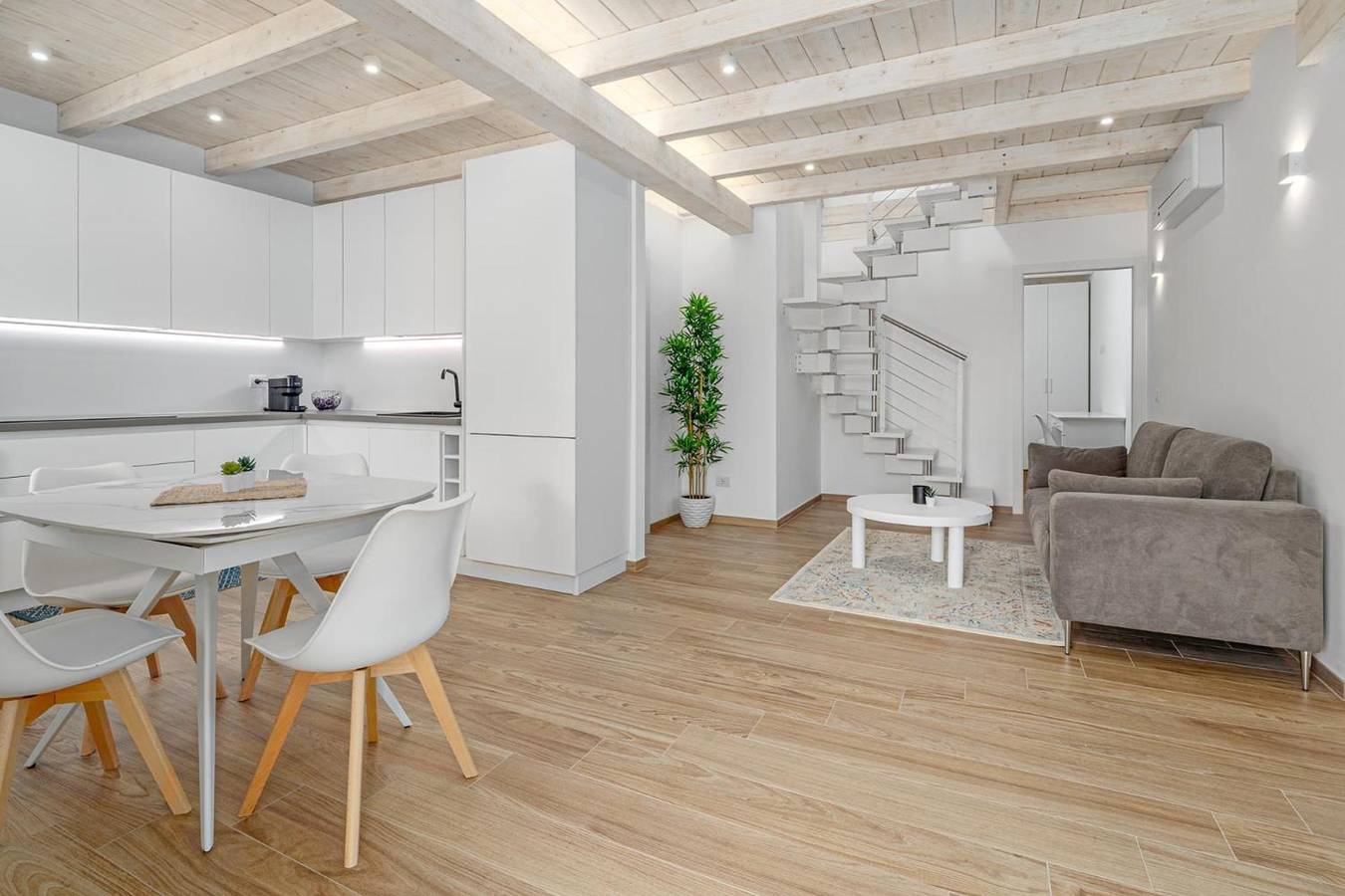 Entire apartment, Apartment 'Golfo Aranci' with Sea View, Wi-Fi and Air Conditioning in Golfo Aranci, Costa Smeralda