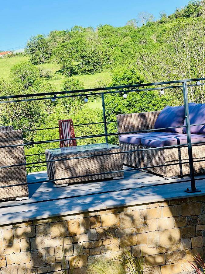 Location de vacances pour 2 personnes, avec vue ainsi que piscine et jardin dans Sourcieux-les-Mines - 4