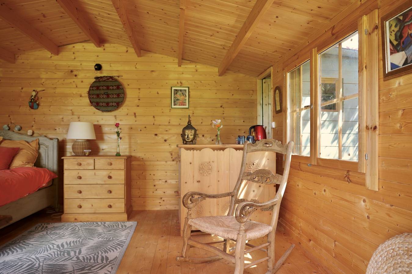 Votre "cabane" sous les arbres, douillette et discrète in Saint-Étienne-les-Orgues, Région de Forcalquier