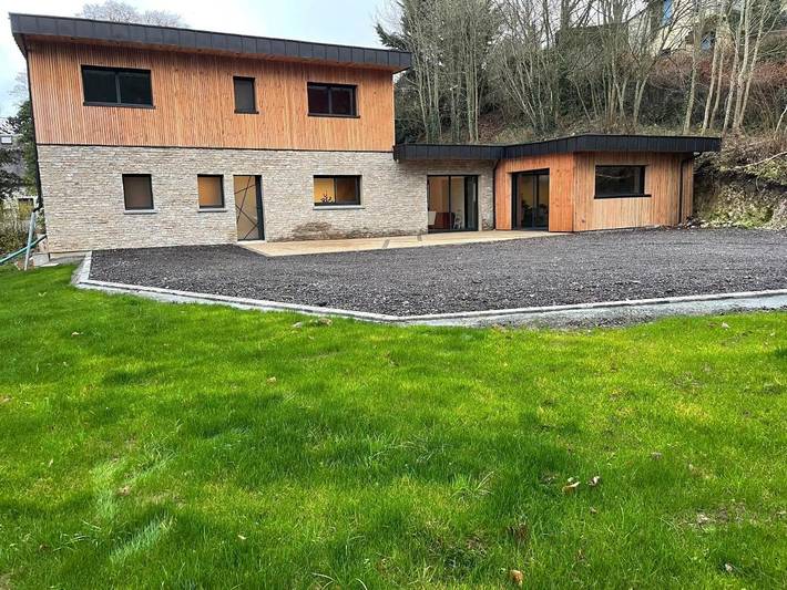 Location de vacances pour 12 personnes, avec piscine et terrasse ainsi que jacuzzi et jardin à Saint-Saëns (Seine-Maritime)