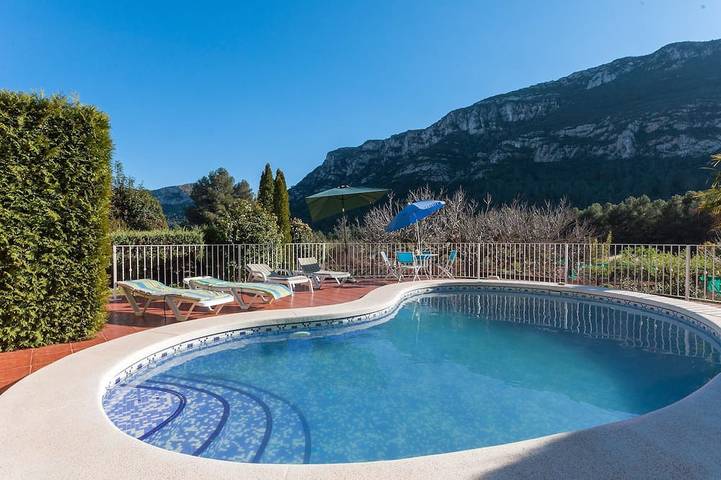 Villa for 6 people, with terrace and garden - 1