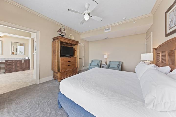 Beach rental for 10 people, with pool and hot tub as well as balcony in Gulf Shores