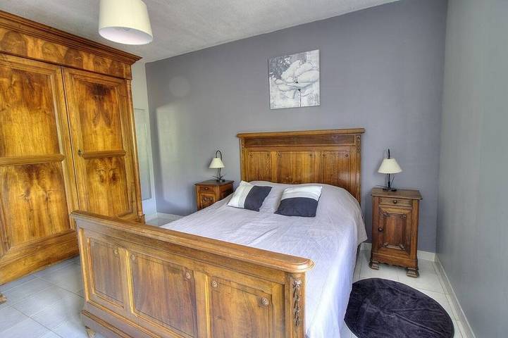 Gîte pour 7 personnes, avec Terrasse et Jardin à Odenas - 3