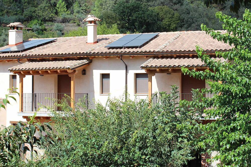Casa De Vacaciones para 12 Personas en Candeleda, Valle del Tiétar