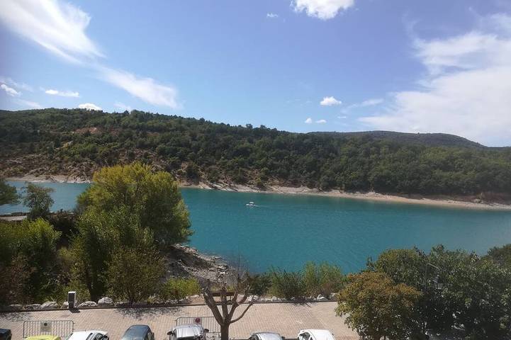 Location de vacances pour 4 personnes à Bauduen