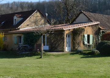 Gîte pour 4 personnes, avec jardin, adapté aux familles à Jayac