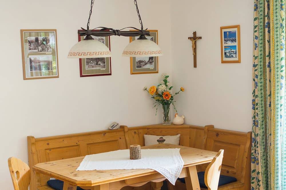 Ganze Wohnung, Ferienwohnungen an der Loisach, Wohnung I in Garmisch-Partenkirchen, Bayerische Alpen