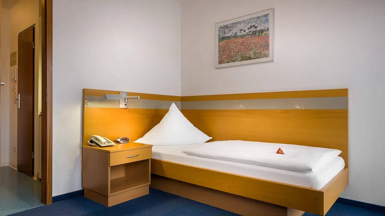 Ganze Ferienwohnung, Ferienwohnung für 1 Person (15 m²) in Karlsruhe in Karlsruhe, Rheinebene