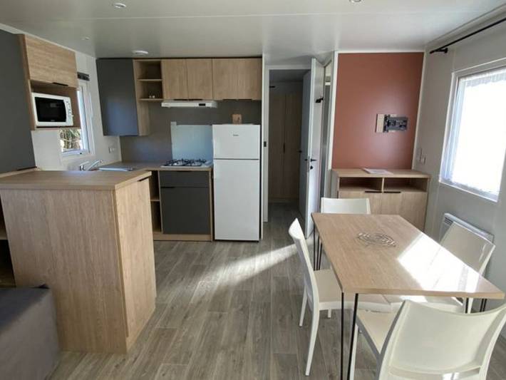 Mobil home pour 4 personnes, avec terrasse et piscine à Guégon - 2