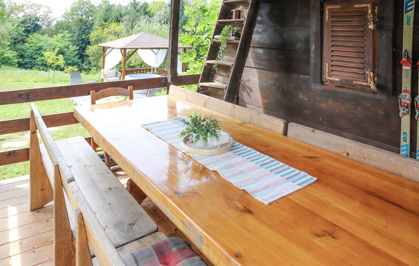 Charmant appartement van 73 m² met zwembad en terras, op 1,5 km van de rivier de Kupa in Karlovac region