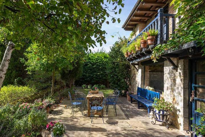 Casa rural para 12 personas, con terraza y jardín en Val de San Vicente - 2