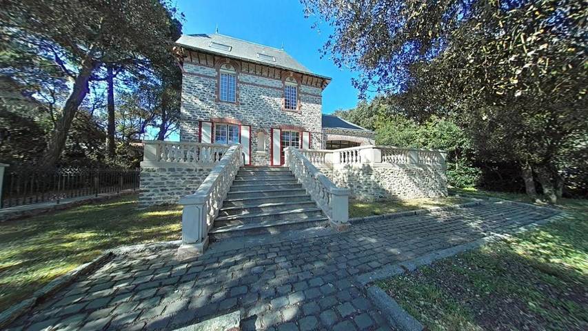 Location de vacances pour 16 personnes, avec Terrasse et Jardin dans Plage des Souzeaux