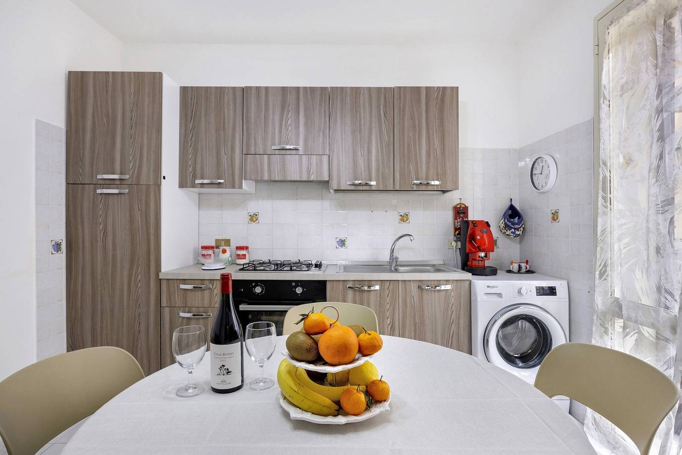 Appartement entier, Casa Sole e Mare avec vue sur la montagne, Wi-Fi et climatisation in Palerme, Province de Palerme