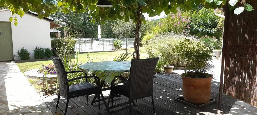 Gîte pour 2 personnes, avec jardin ainsi que piscine et jacuzzi à Générargues - 2