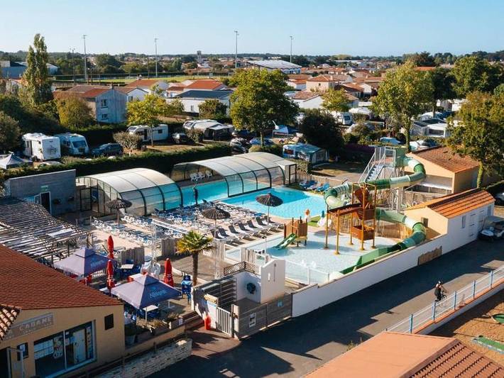 Camping La Trévillière - Mobilheim 6 personen - Mobilheim | Comfort | 3 Zi. | 6 Pers. | Erhöhte Terrasse in Bretignolles-sur-Mer, Loire-Tal