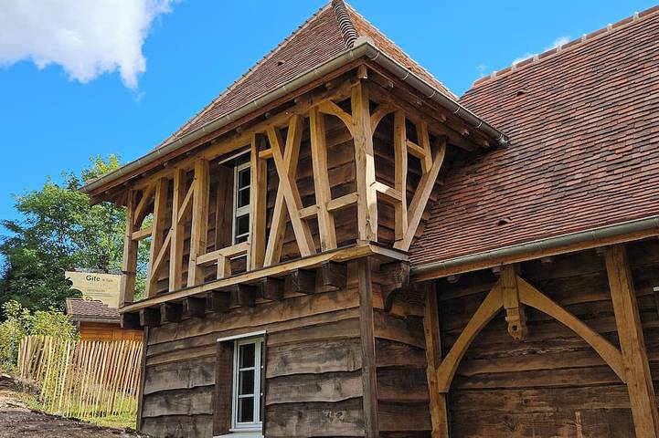 Gîte pour 10 personnes, avec Jacuzzi ainsi que Terrasse et Jardin à La Bussière-sur-Ouche