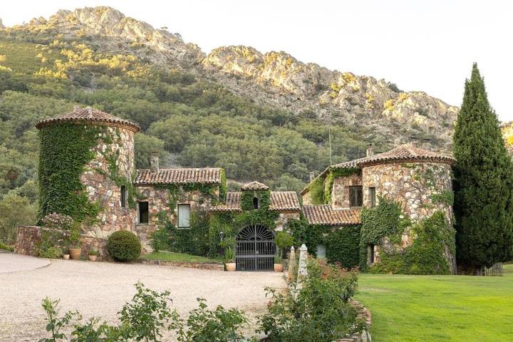 Casa rural para 23 personas, con Balcón y Terraza además de Jardín y Piscina en Navas de Estena - 3