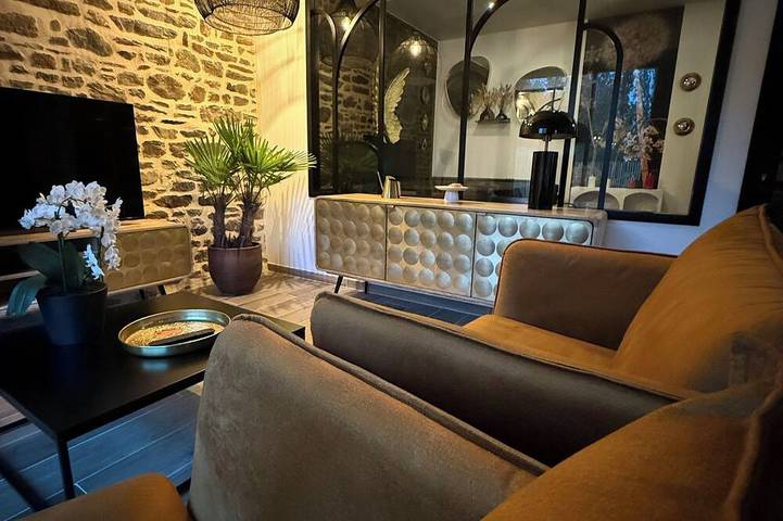 Villa for 2 people, with garden and hot tub as well as terrace in Normandy