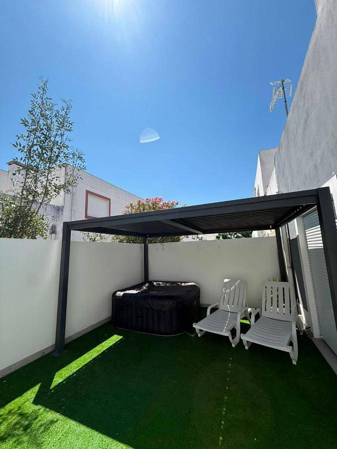 Location de vacances pour 4 personnes, avec Balcon et Jacuzzi ainsi que Terrasse et Vue dans Sao Pedro Do Corval