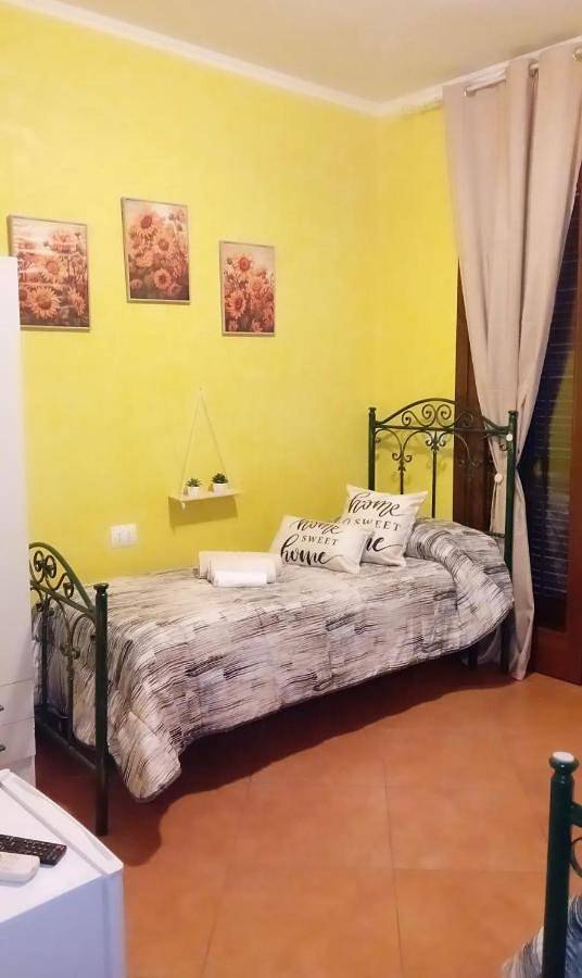 Location de vacances pour 3 personnes, avec terrasse ainsi que vue et jardin à Barletta - 2