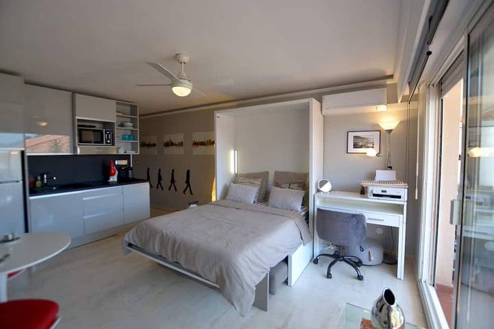 Appartement entier, Amazing Apartment Loft Near The Beaches in Cap-d'Ail, Côte méditerranéenne (France)