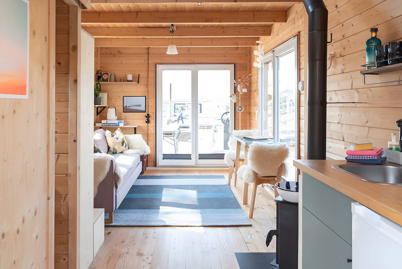 Vakantiehuis 'Besonderes Tiny Hausboot Marianne' met privé terras en Wi-Fi, foto 11