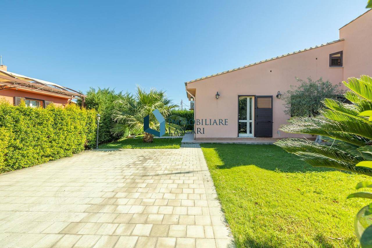 Three-Bedroom Villa in Spiaggia (Campofelice di Roccella), Campofelice di Roccella