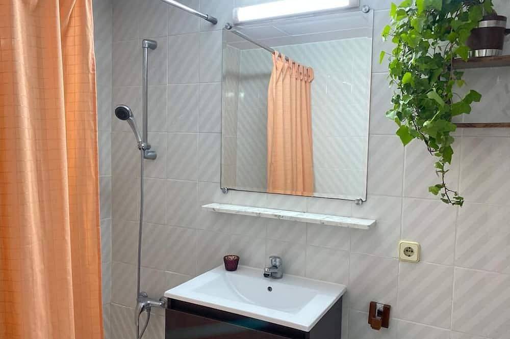 Costa Brava. Haus 24. Private Pool Grillplatz und Garten. in Aiguaviva Parc, Vidreres
