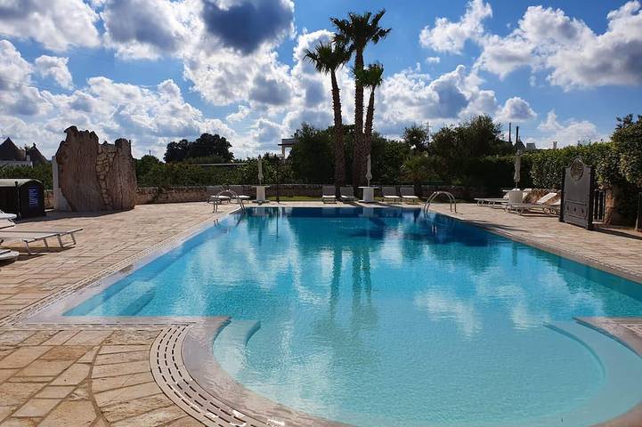Gîte pour 4 personnes, avec Terrasse ainsi que Jardin et Piscine