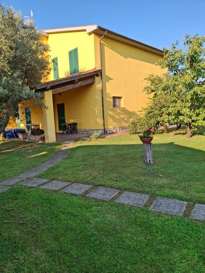 Agriturismo per 2 persone, con giardino e piscina nonché panorama in Magliano in Toscana