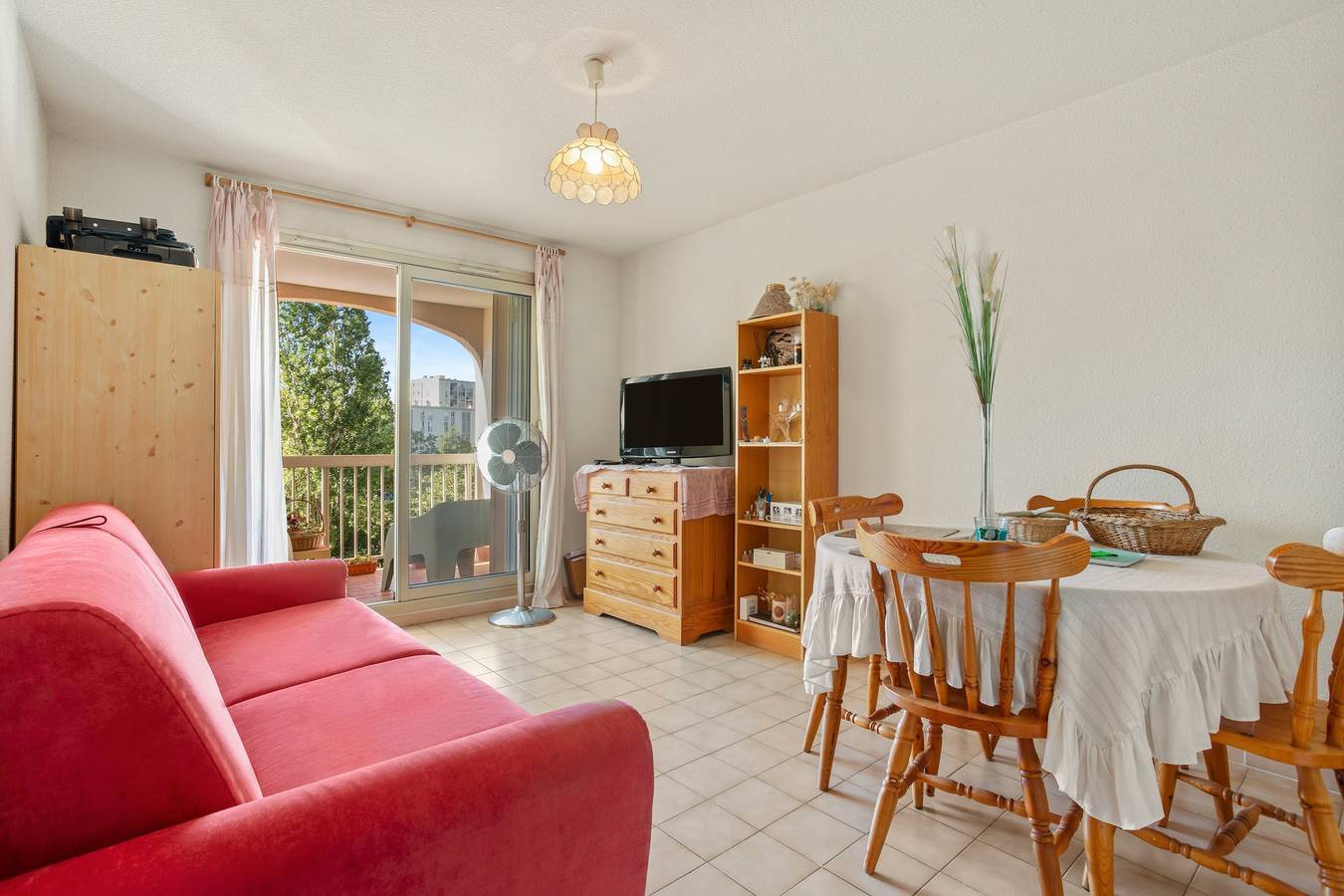 Appartement entier, Appartement refait avec Climatisation, Douche italienne, Wc suspendu, Tv connecté, Piscine in Sainte-Maxime, Côte méditerranéenne (France)