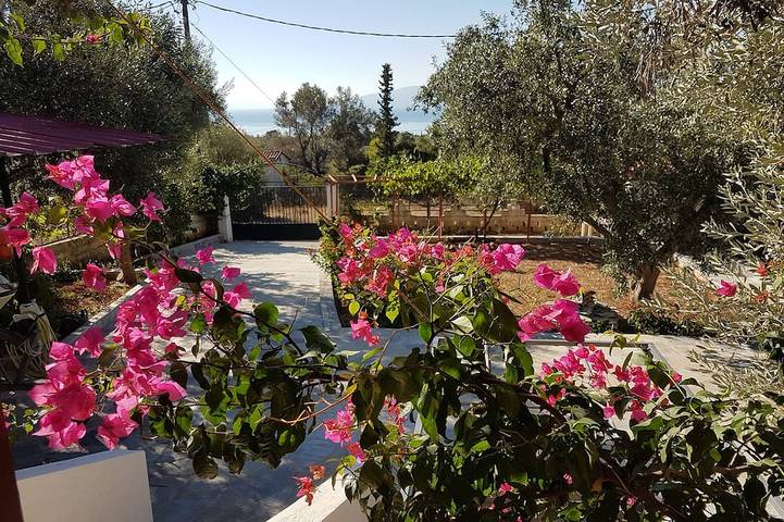 Gîte pour 4 personnes, avec Terrasse et Jardin