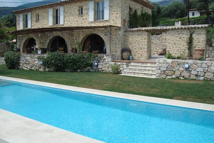 Villa pour 8 personnes, avec jacuzzi ainsi que jardin et terrasse à Tourrettes-sur-Loup - 4