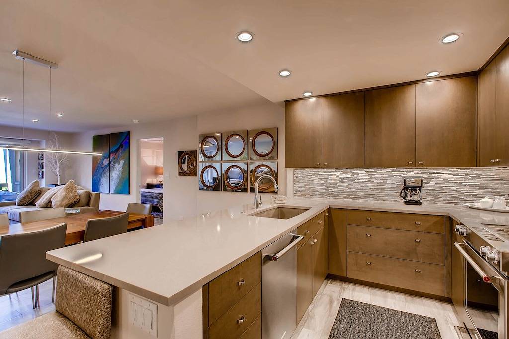 Ganze Wohnung, Modern Luxury Remodeled Condo in der Nähe von Riverfront Gondola in Avon | in Avon, Beaver Creek