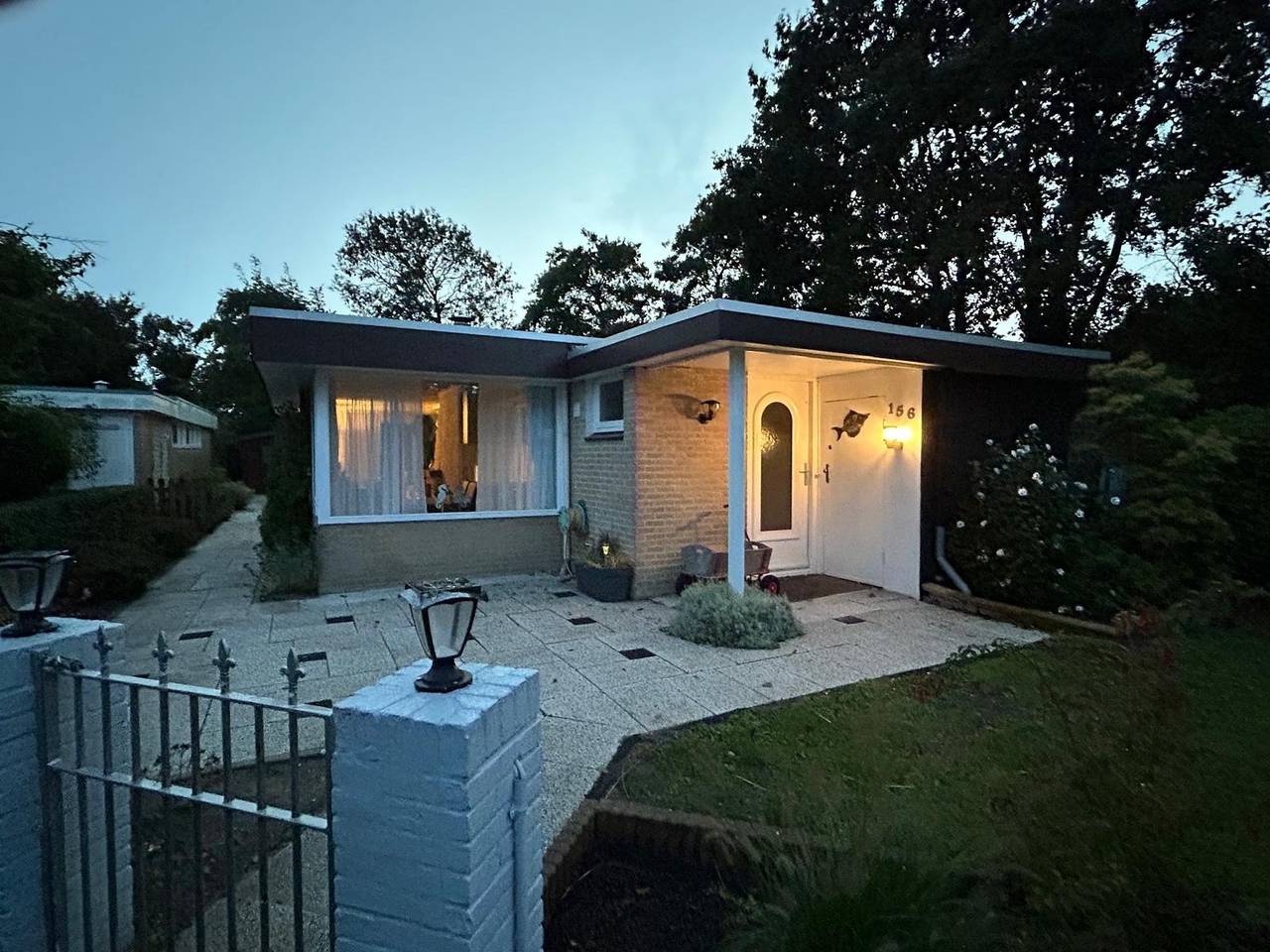 Strandnahes (Nr. 156) Ferienhaus mit traumhaften Wintergarten und uneinsehbaren, grossen Garten, Eckgrundstück in Sint Maartensvlotbrug, Noord-Holland - Nordseeküste