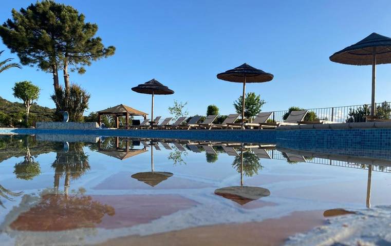 Villa pour 4 personnes, avec piscine ainsi que jardin et vue en Corse - 2