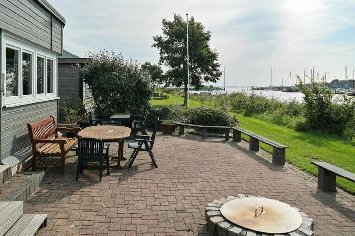 Ferienhaus für 8 Personen, mit Terrasse und Sauna in Anjum